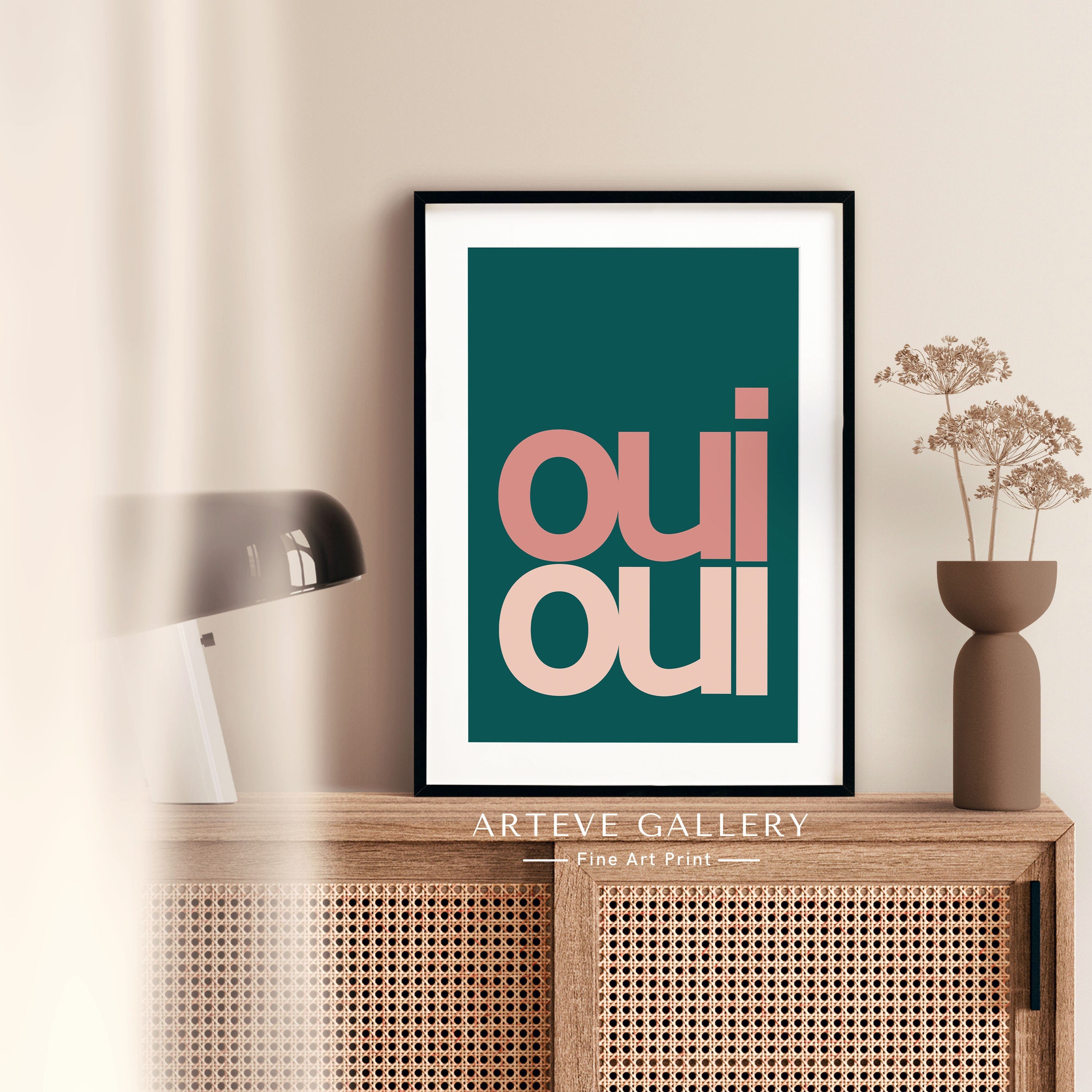 Typography text oui oui in pink text dark green background